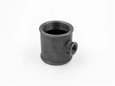 Svart Pipe Tee